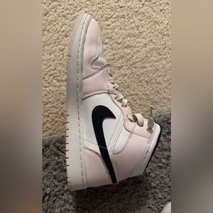 Women’s Air Jordan 1 Mid “Barely Rose”